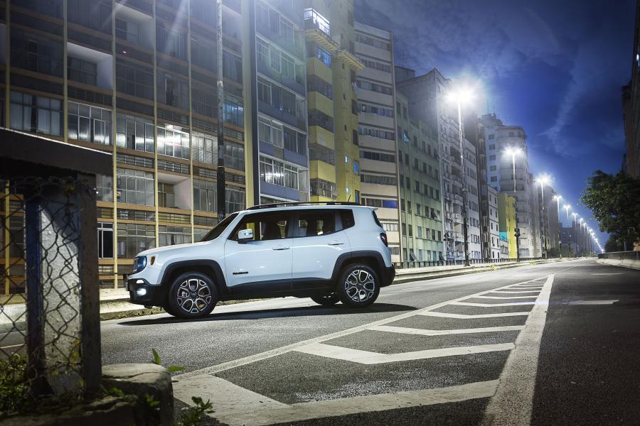  Jeep Renegade Longitude 2015 года  (BR) (фото 23 из 29)